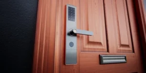 fitur smart door lock